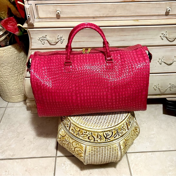 ✈️🌸HUGE HOT PINK TRAVEL BAG🌸✈️ - Picture 4 of 8